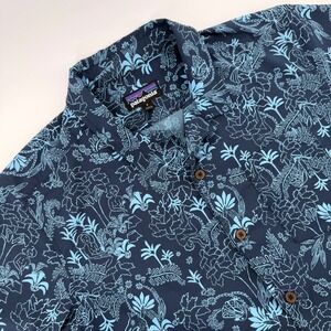 Patagonia Go To Shirt Mens Small Blue Tropical Jungle Print Recycled Ripstop S/S